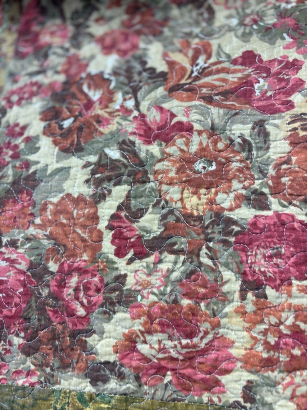 Patchwork Floral Cotton Quilt Classic Patchwork 2 shams and quilt - Picture 6 of 16